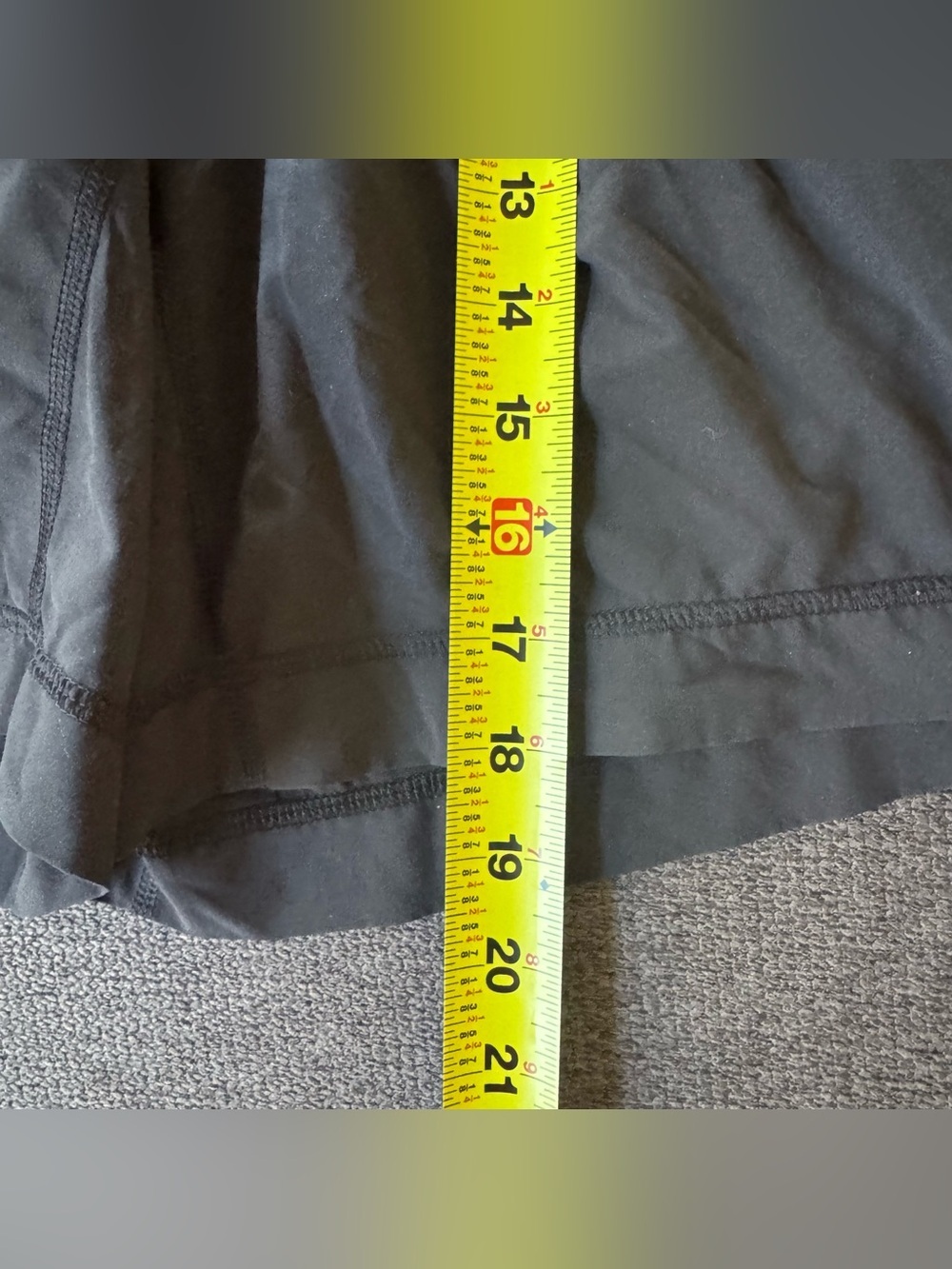 Lululemon Black Pace Breaker lined Athletic shorts Activewear Gym Workout M - Picture 9 of 11